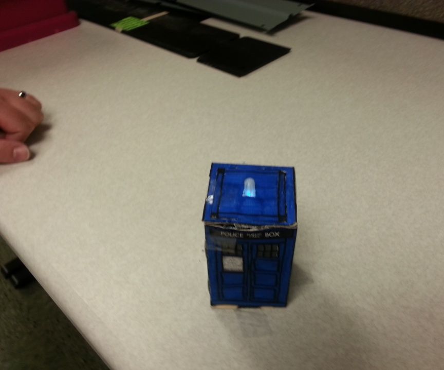 Spinning Tardis With Blinking LED (Powered by LittleBits)