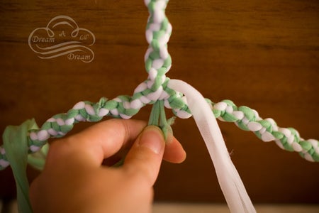 Continue Knotting/lacing to the End