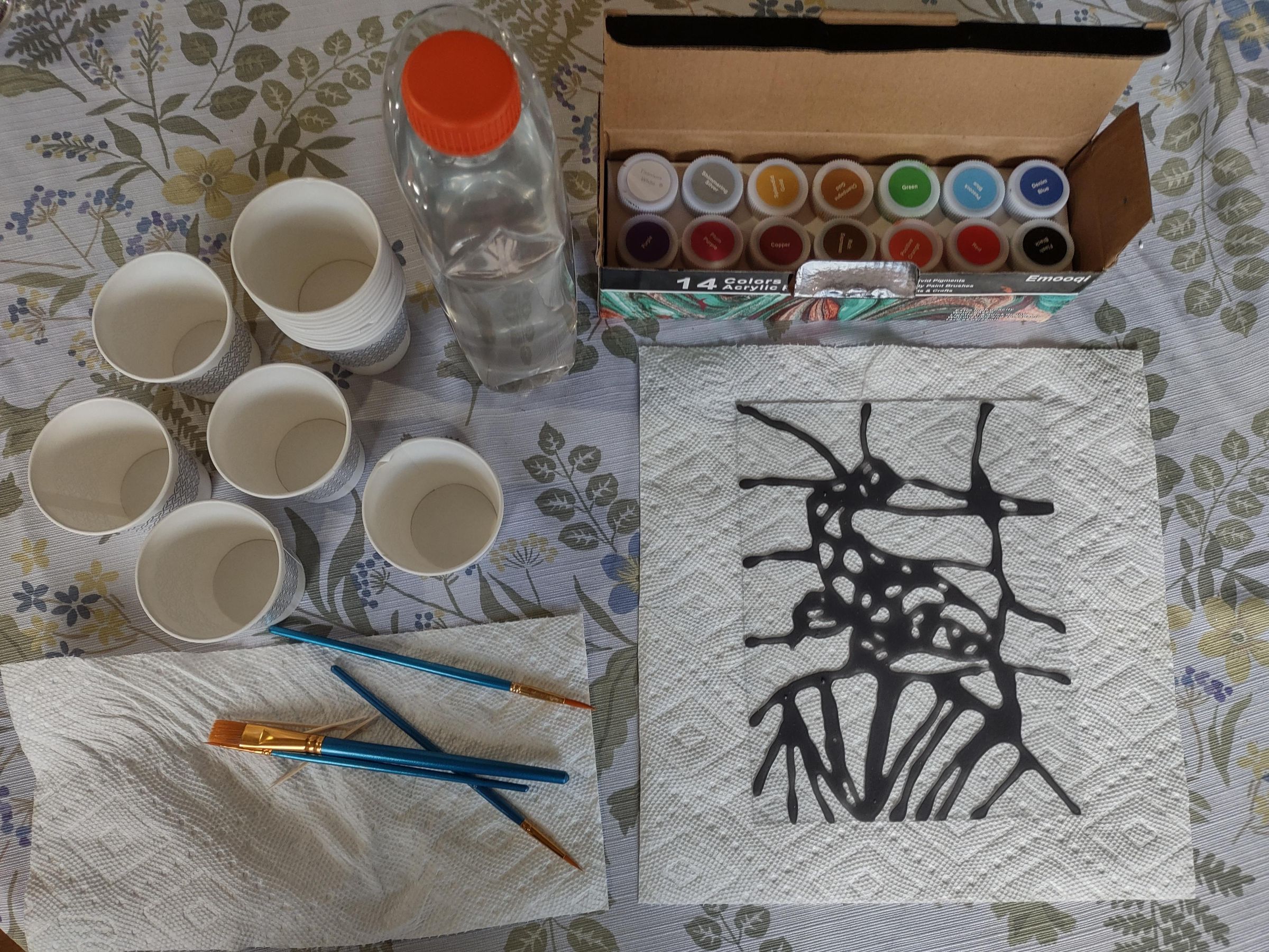 Easy Faux Stained Glass With Paint and Glue! 4 Steps (with Pictures