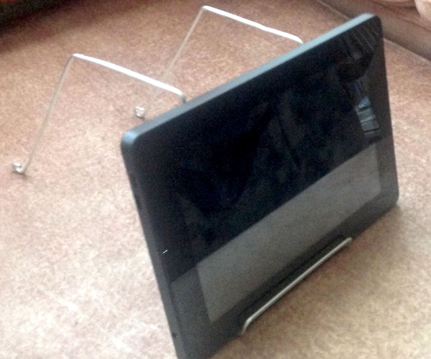 Cheap Tablet Stand From Coathanger