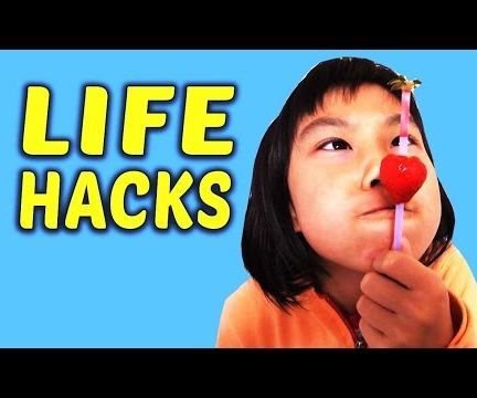 How to Hull Strawberries With a Straw