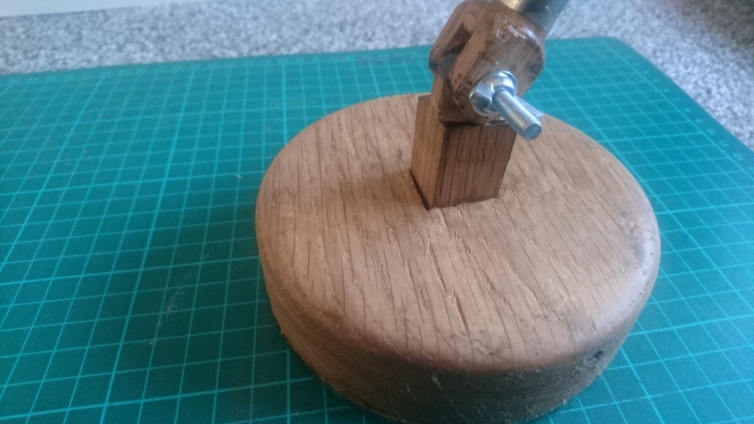 Makercam Stand (a Good Use for a Selfie Stick) 8 Steps (with