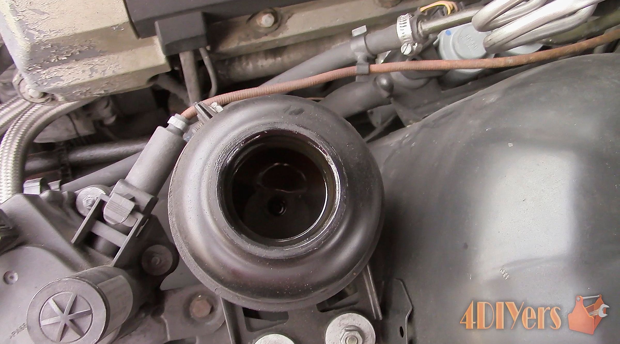 How to Replace Power Steering Fluid (with a Drain) 5 Steps (with