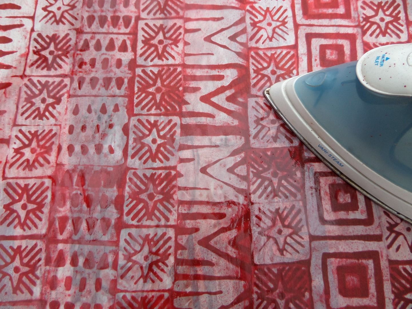 Batik Xmas Wrapping Paper 6 Steps (with Pictures) Instructables