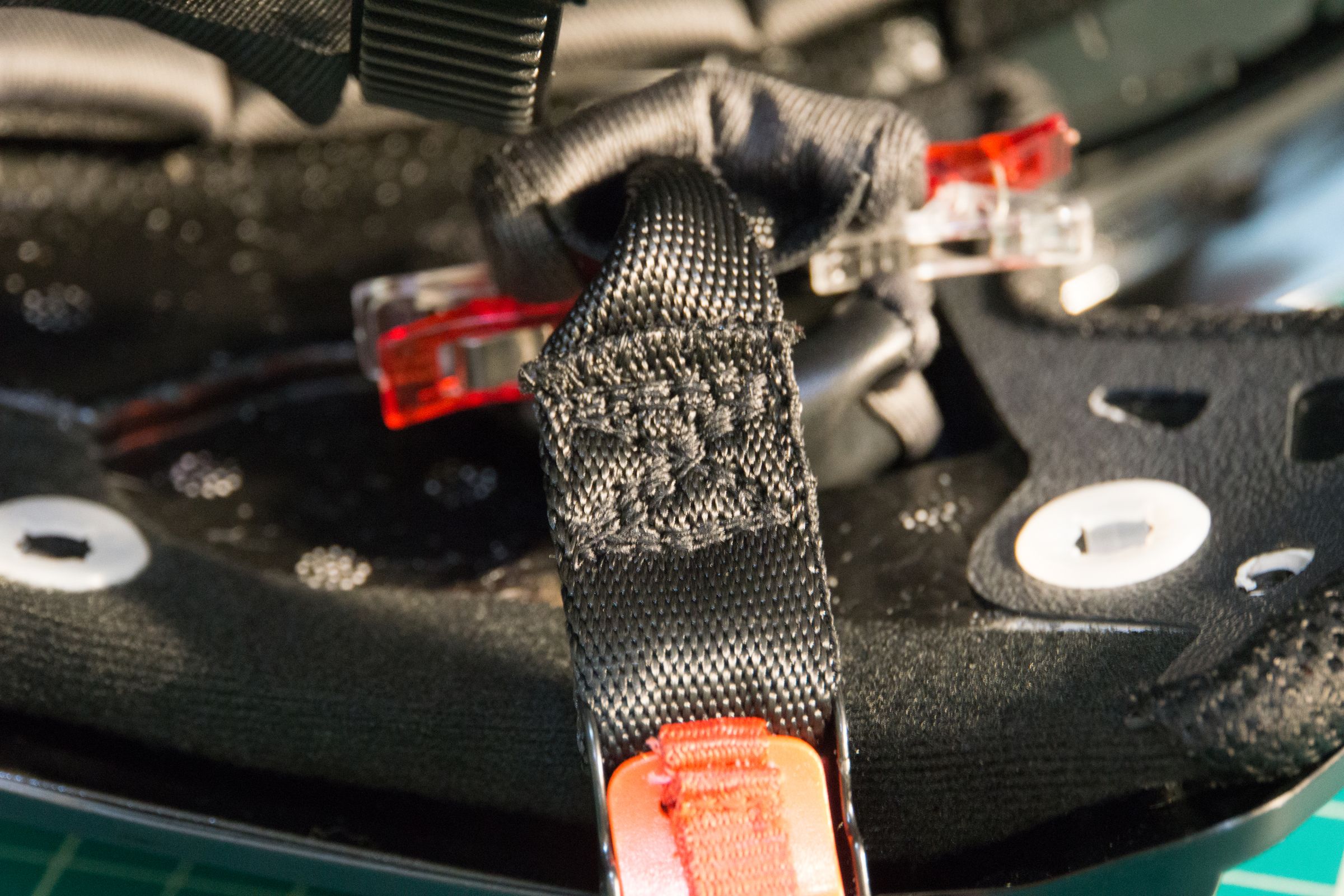 Micrometric Ratcheting Quick Release Buckle for Helmets 12 Steps