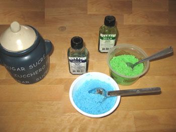 Sandwich , Put Some Drops of Food Coloring in the Sugar