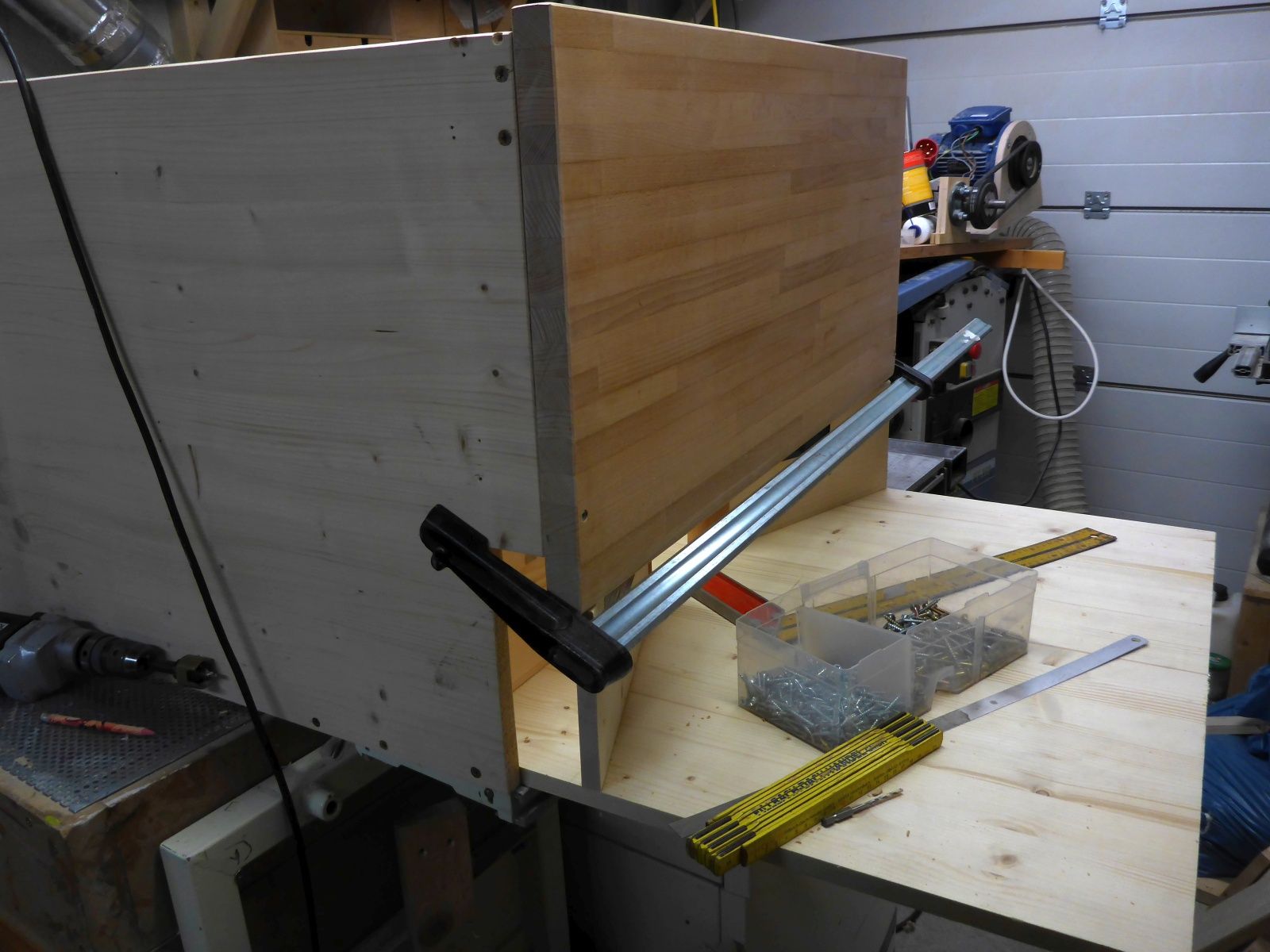 Build a Dust Extraction Cabin for the Miter Saw 10 Steps (with