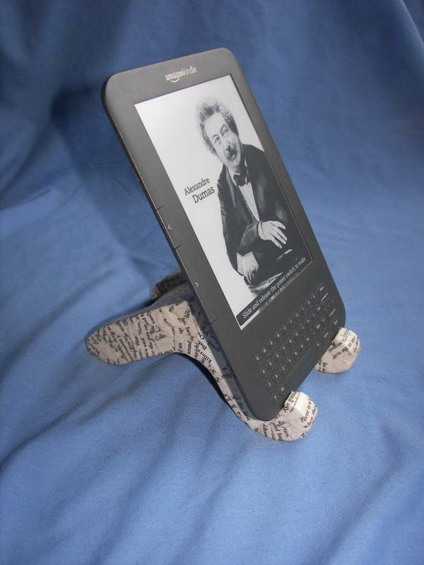Adjustable Cardboard Kindle Stand (ACKS)