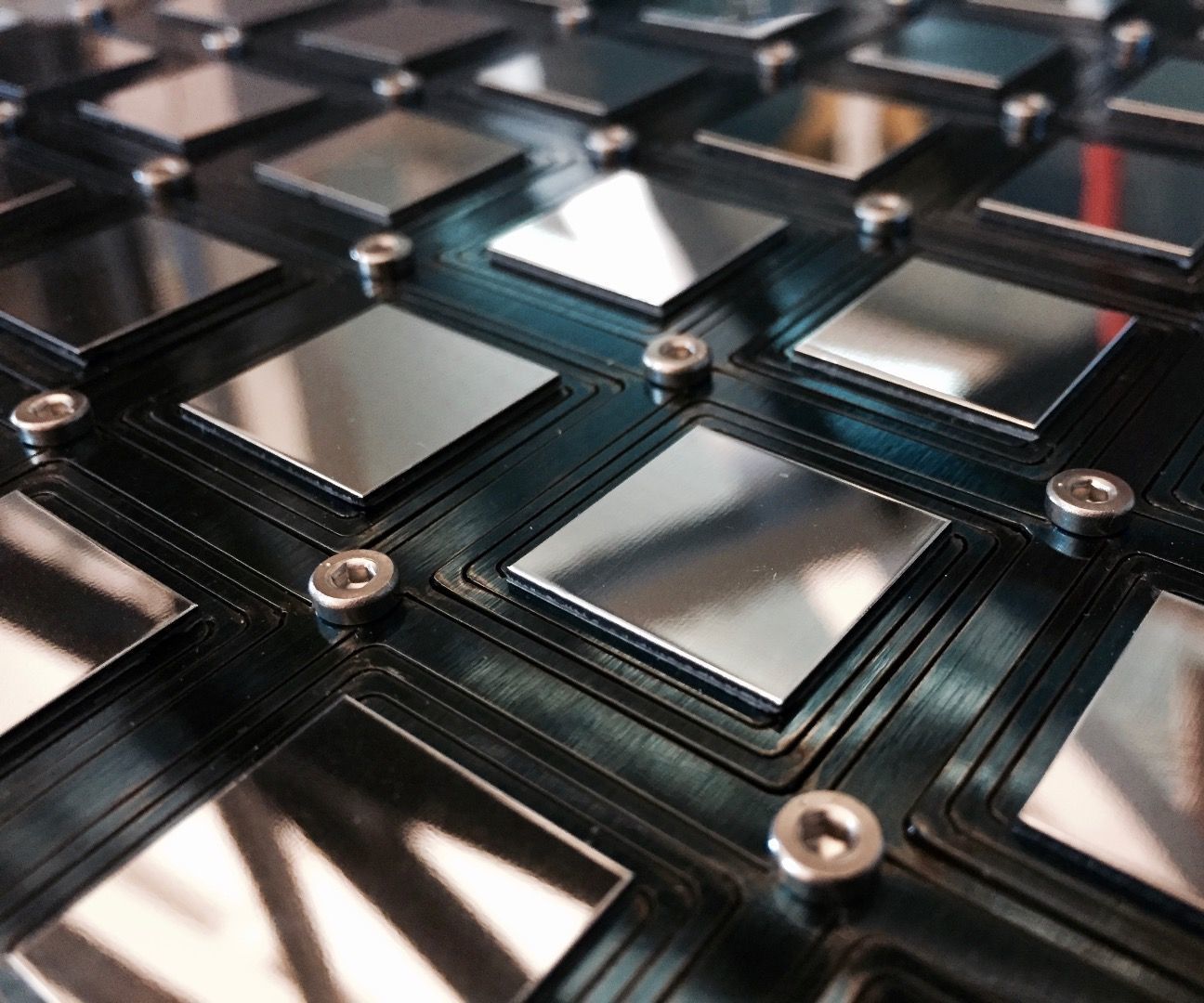 Color Seeking Mirrors