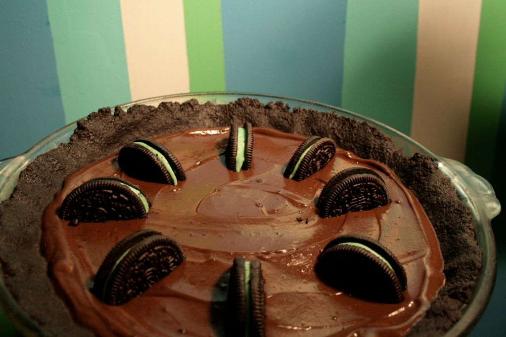 Mint Oreo Chocolate Pudding Pie