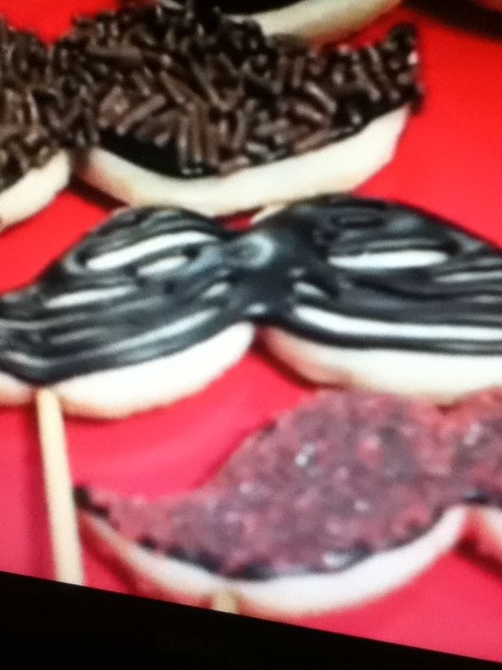 Moustache Cokie Pops