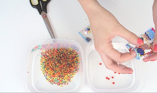 This Simple Science Experiment You Can Do at Home, Is So Cool and Very Easy!