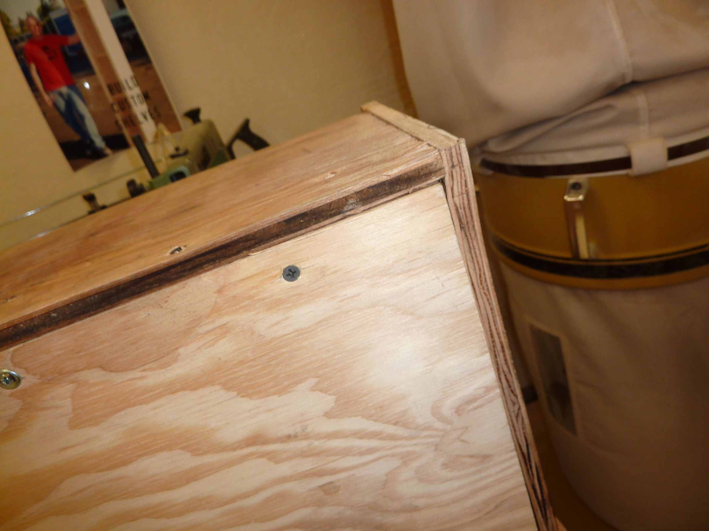 How to Assemble a Wood Outboard Motor Mount