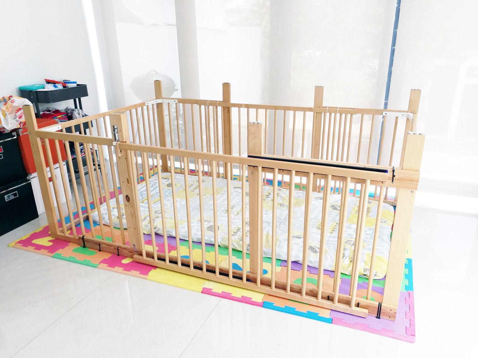 Supersized Toddler Playpen With Sliding Gate Out of Old IKEA Cots 6 Steps (with Pictures