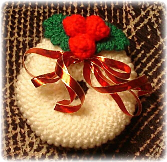Last Minute Christmas Pin or Ornament to Knit!