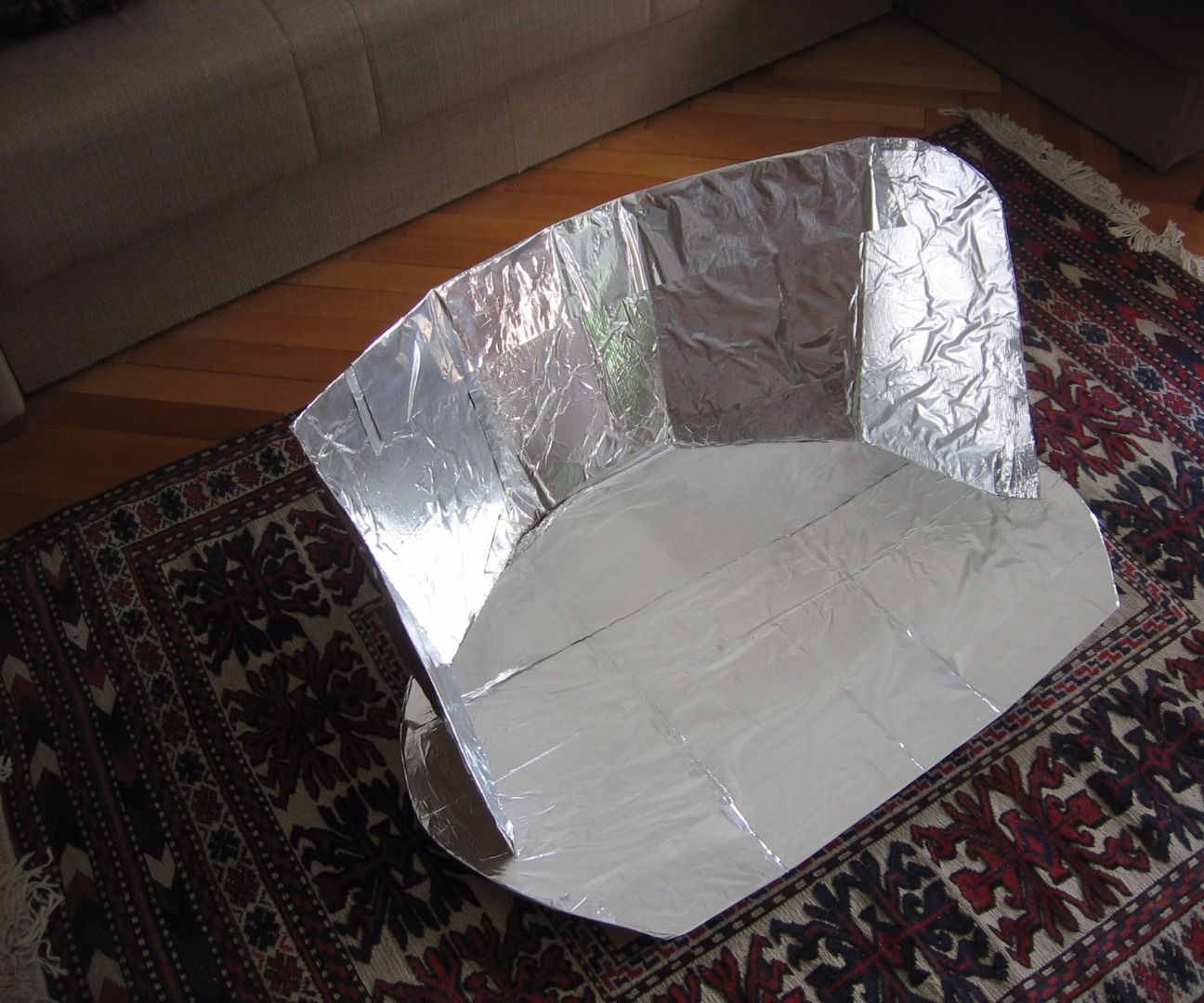 Foldable solar cooker