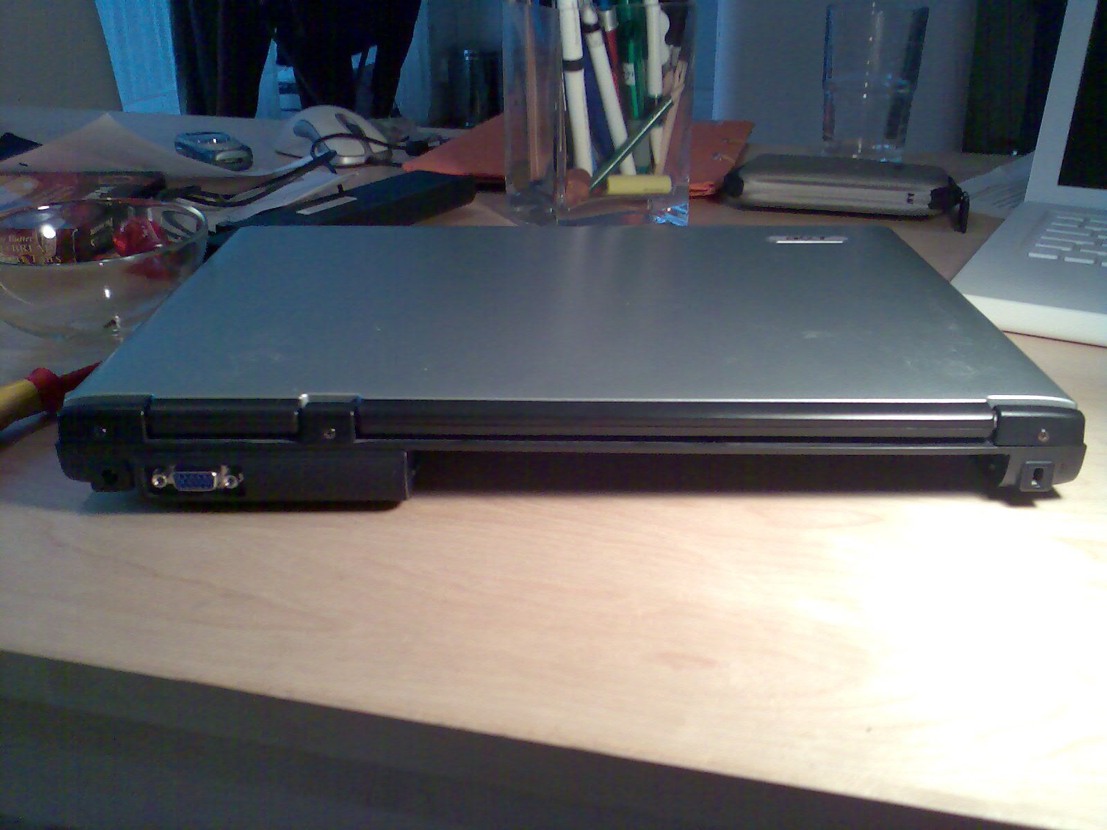 Change the DVD-drive of an Acer Aspire 1690