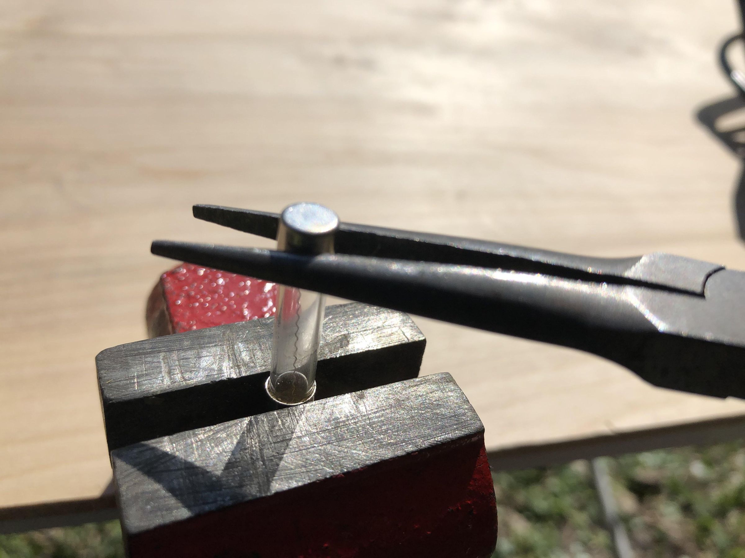 Junkyard Jewelry the Fuse Pendant 8 Steps (with Pictures
