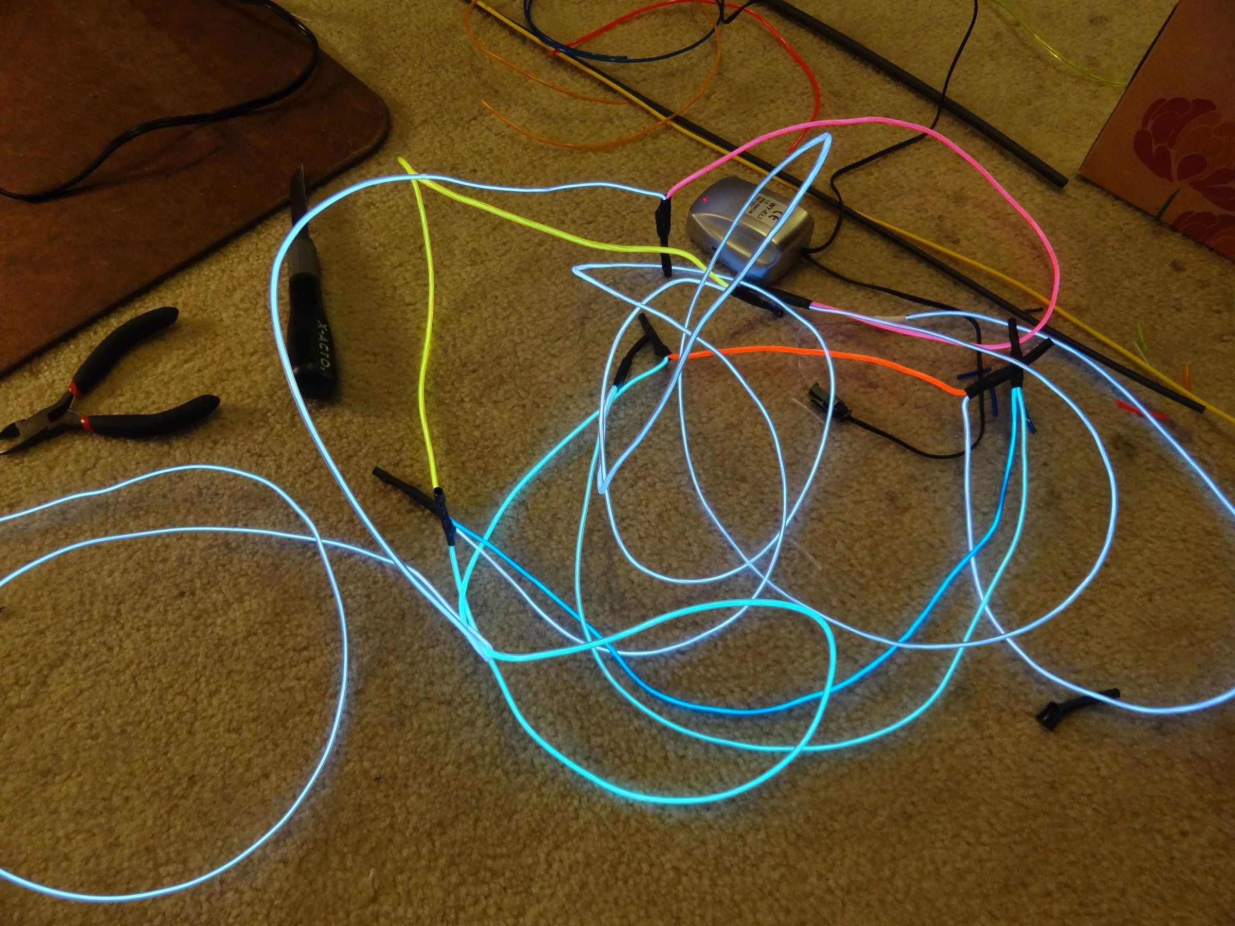 EL Wire Daisy Chaining Different Colors 9 Steps Instructables