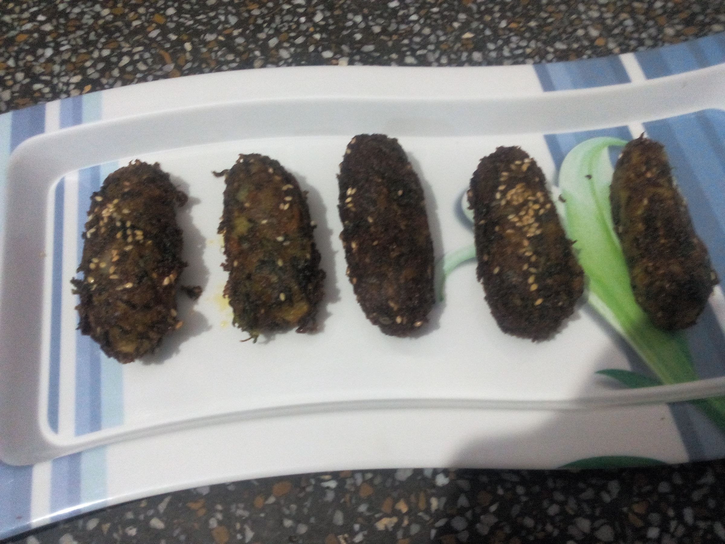 Crispy Vegan Cutlets With Fresh Green Chutney
