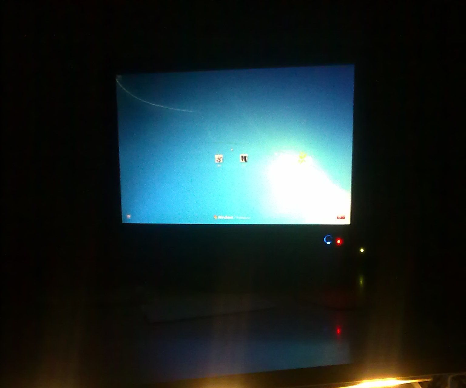 STRISCIA LED ALIMENTATA DA CONNETTORE SATA