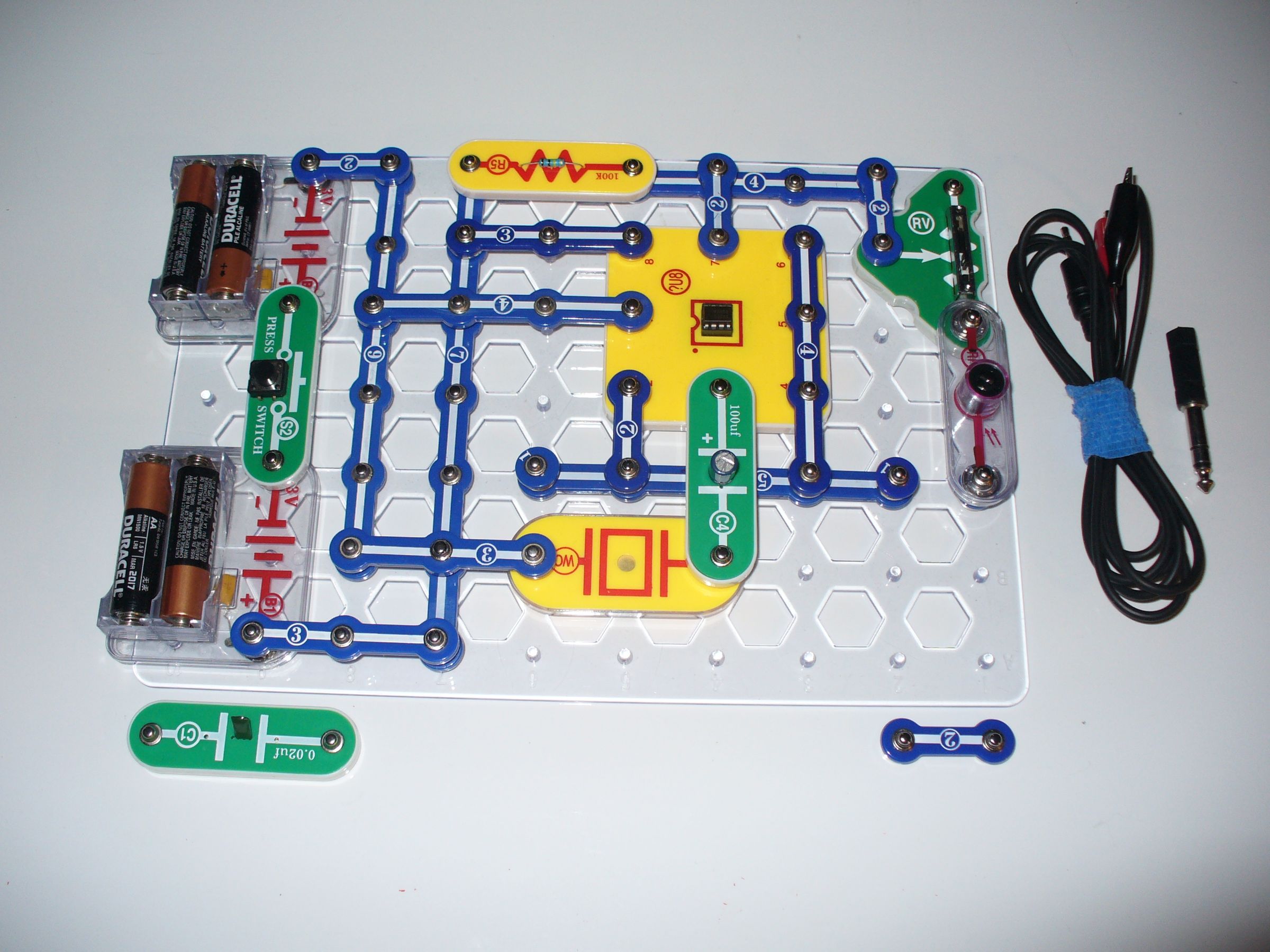 Build an Optical Theremin--Improve Your Snap Circuits by Adding a 555 ...