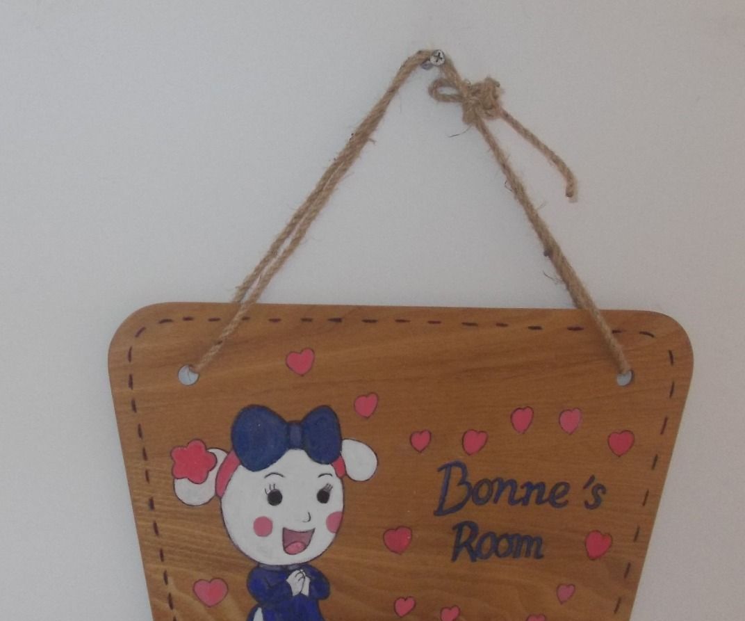 How to Make Miss La Sen Wooden Door Sign
