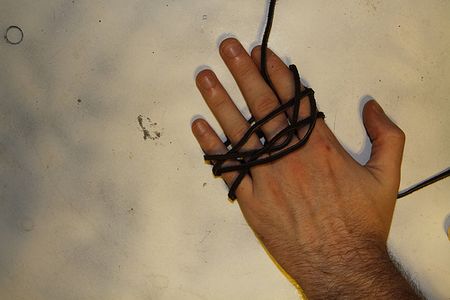 Magnetic Globe Knot