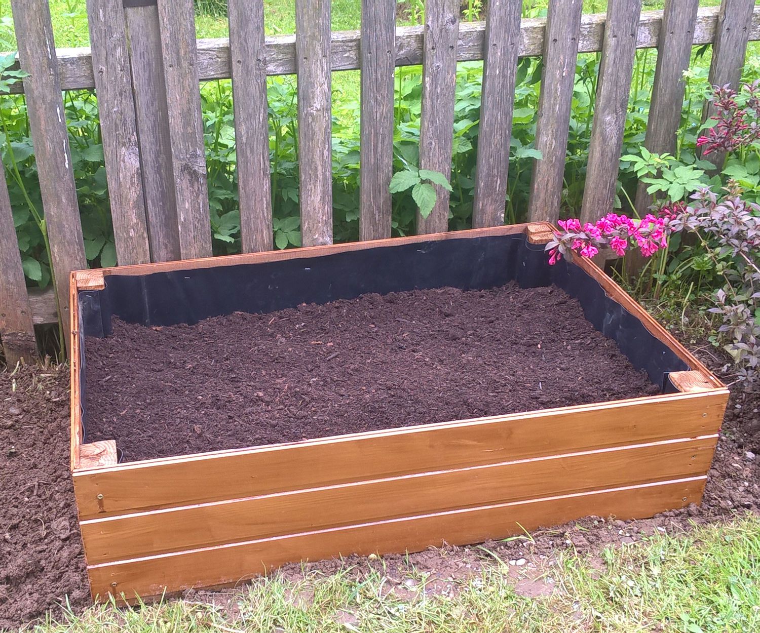 Wooden Raised Bed Garden Planter