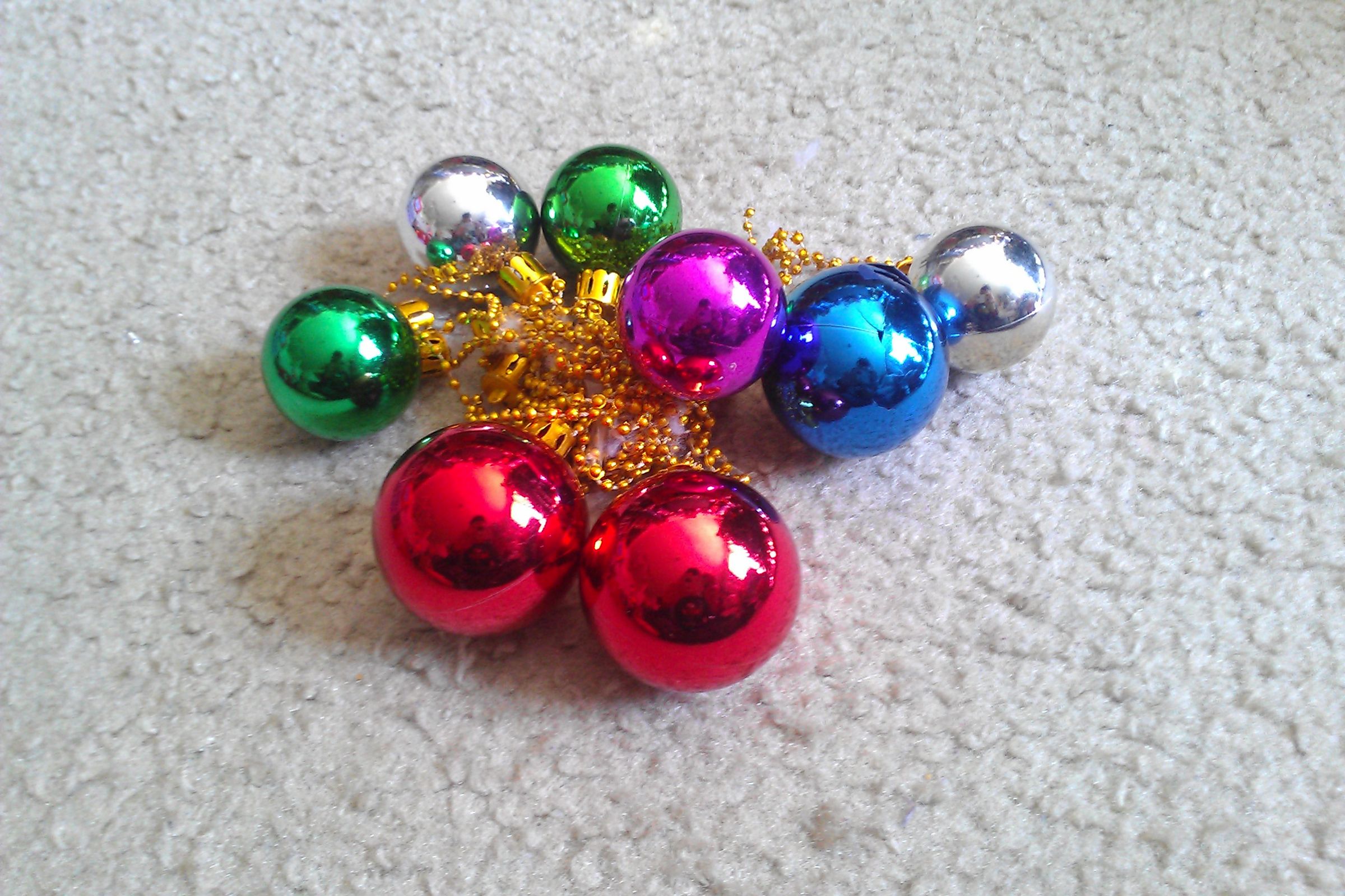 Recycle a Tangled Christmas Decoration!