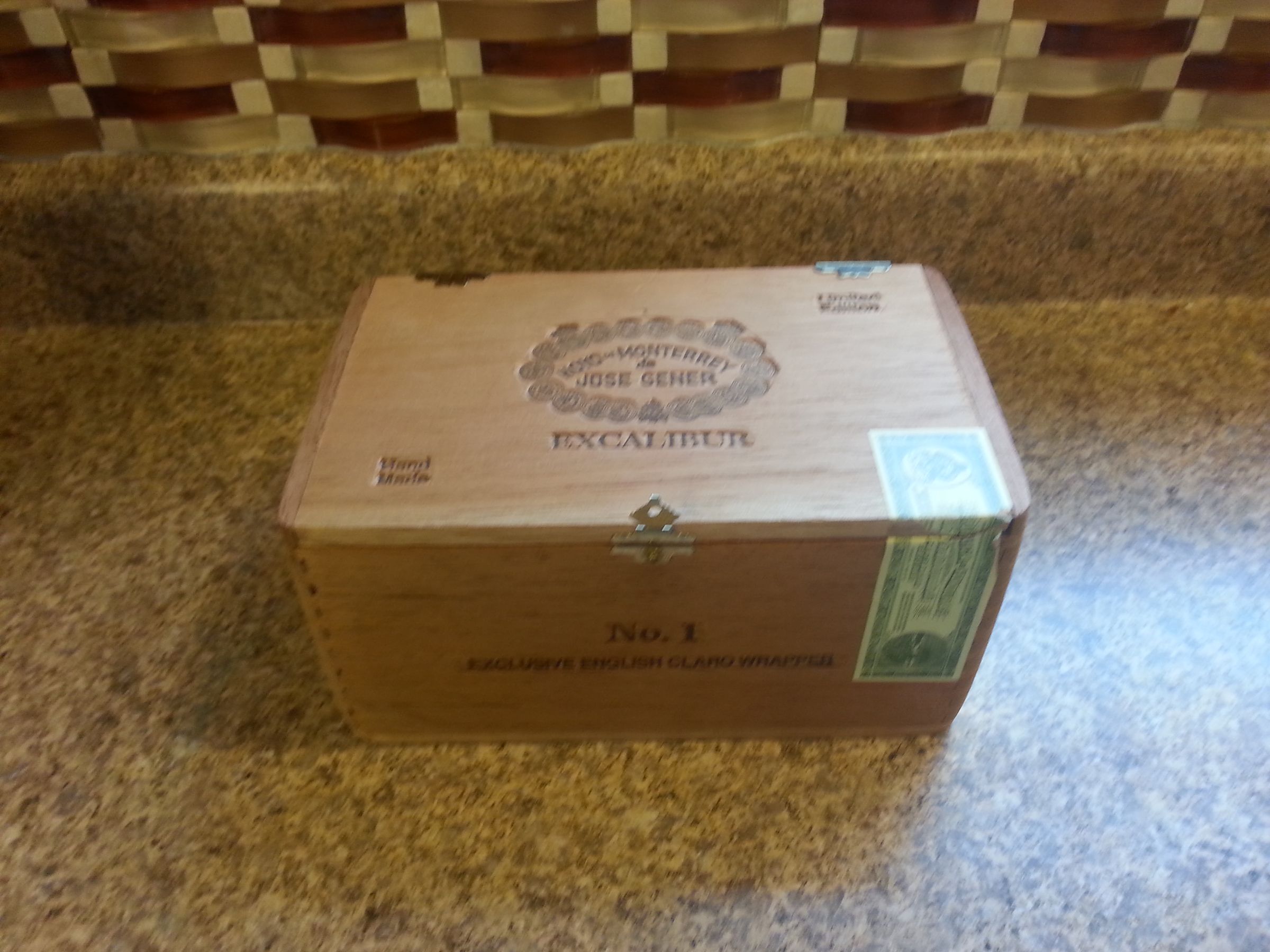 Cigar Box Speaker With False Bottom