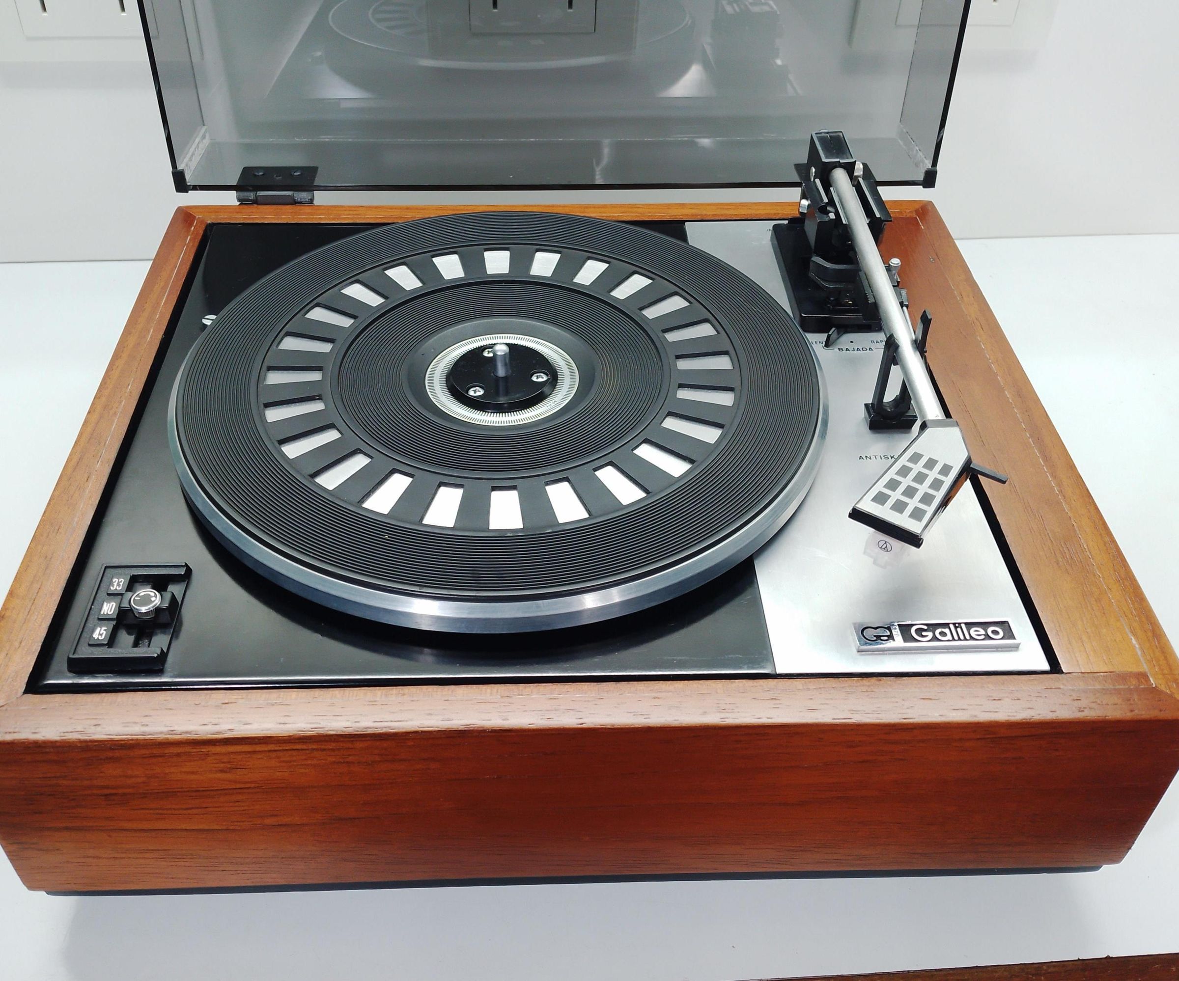 Restoring an Early 1970s Turntable