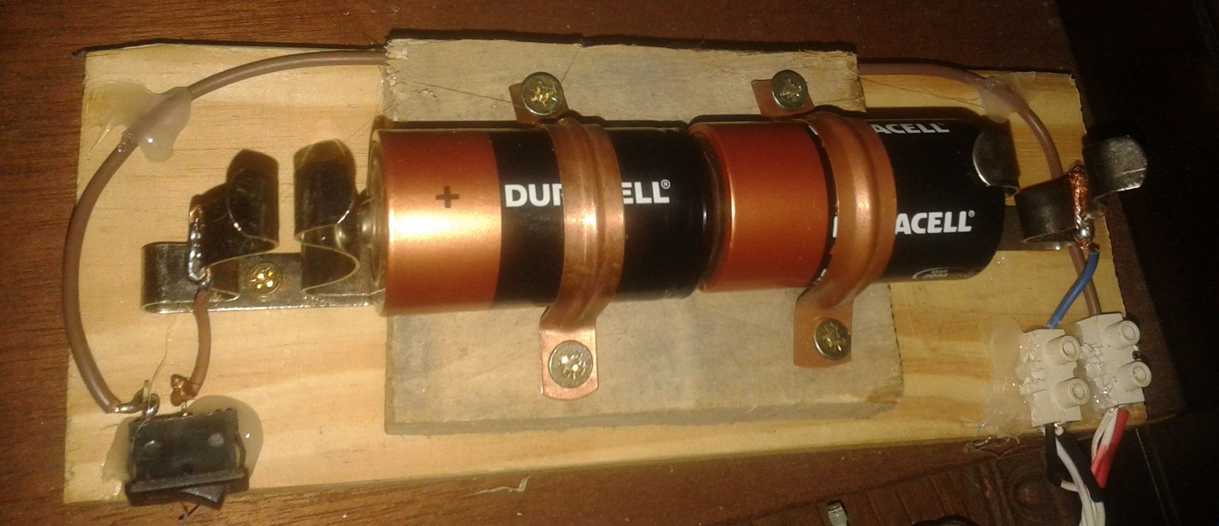 My Simple D Cell Holder (and What I Did With It) 4 Steps Instructables