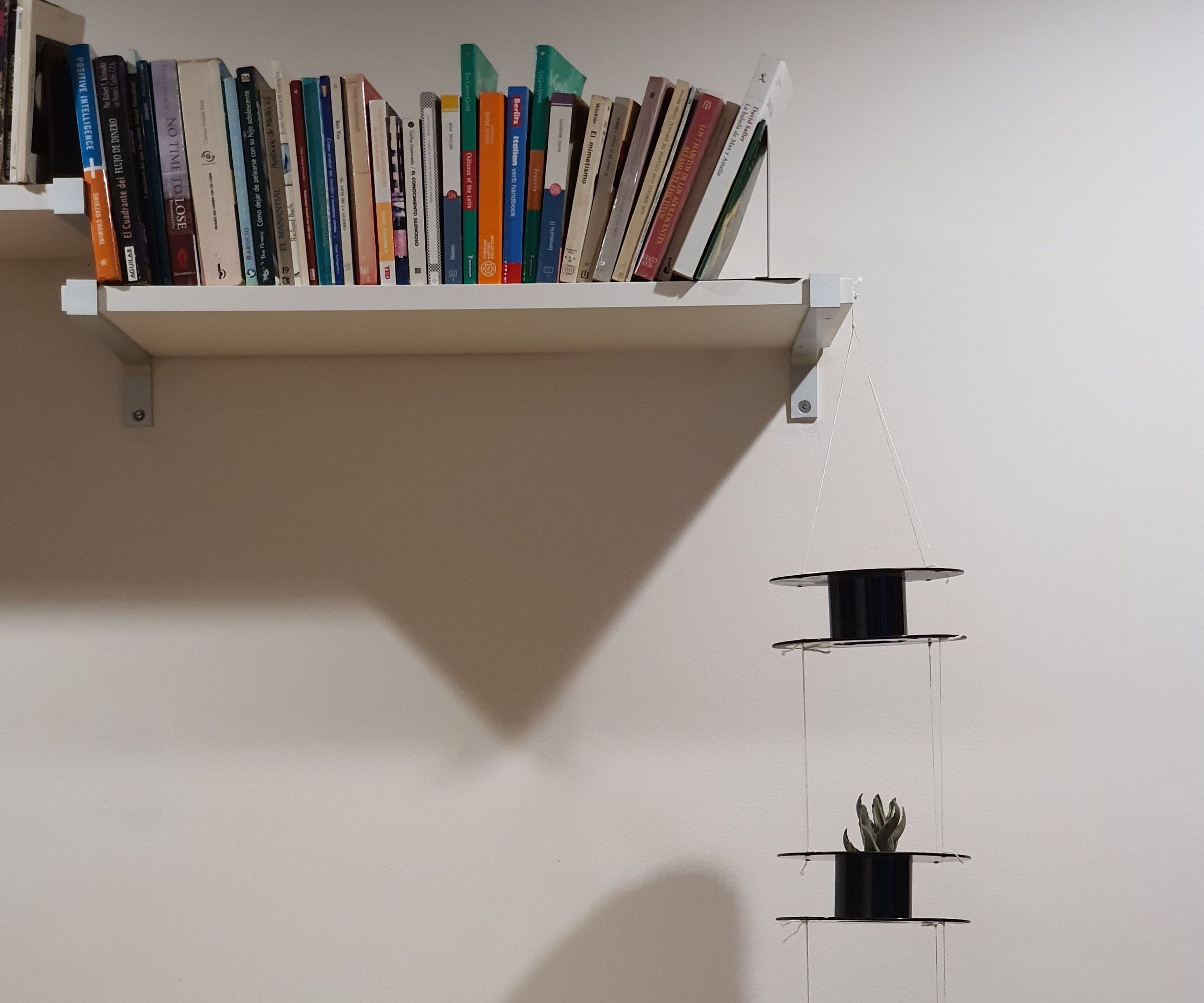 Vertical Filament Spool Planter