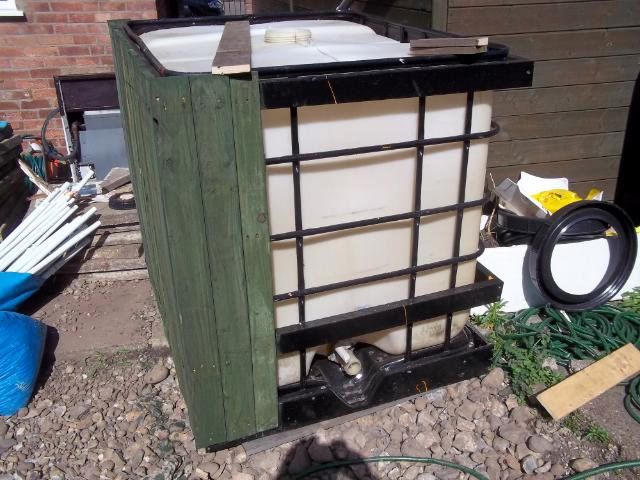 Cladding a 1000 Ltr/250 Gallon IBC Water Tank : 3 Steps (with Pictures ...