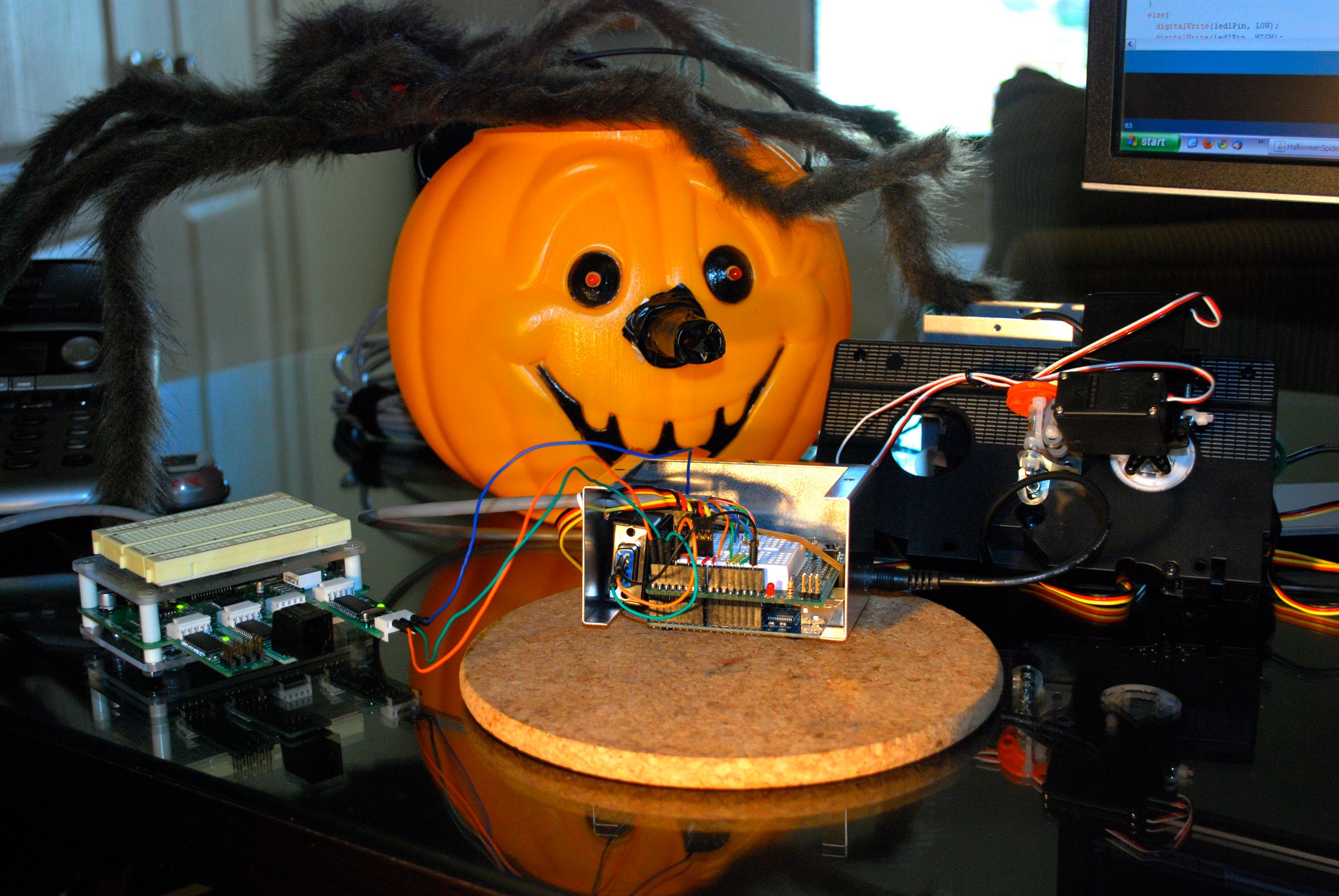 Halloween Dropping Spider : 8 Steps (with Pictures) - Instructables