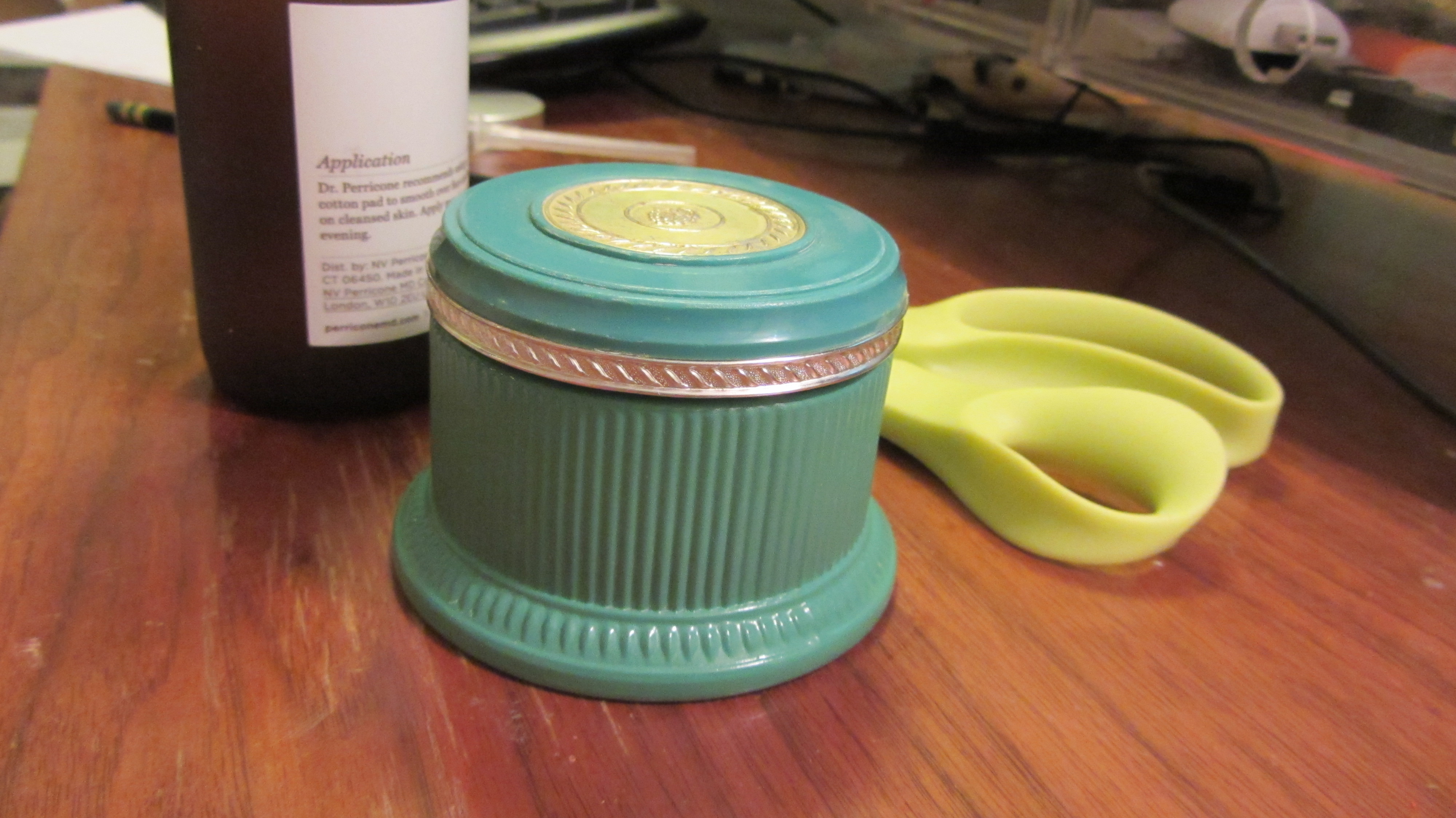 Store Your Custom Facial Toner in a Vintage Jar With Reusable Cotton Pads