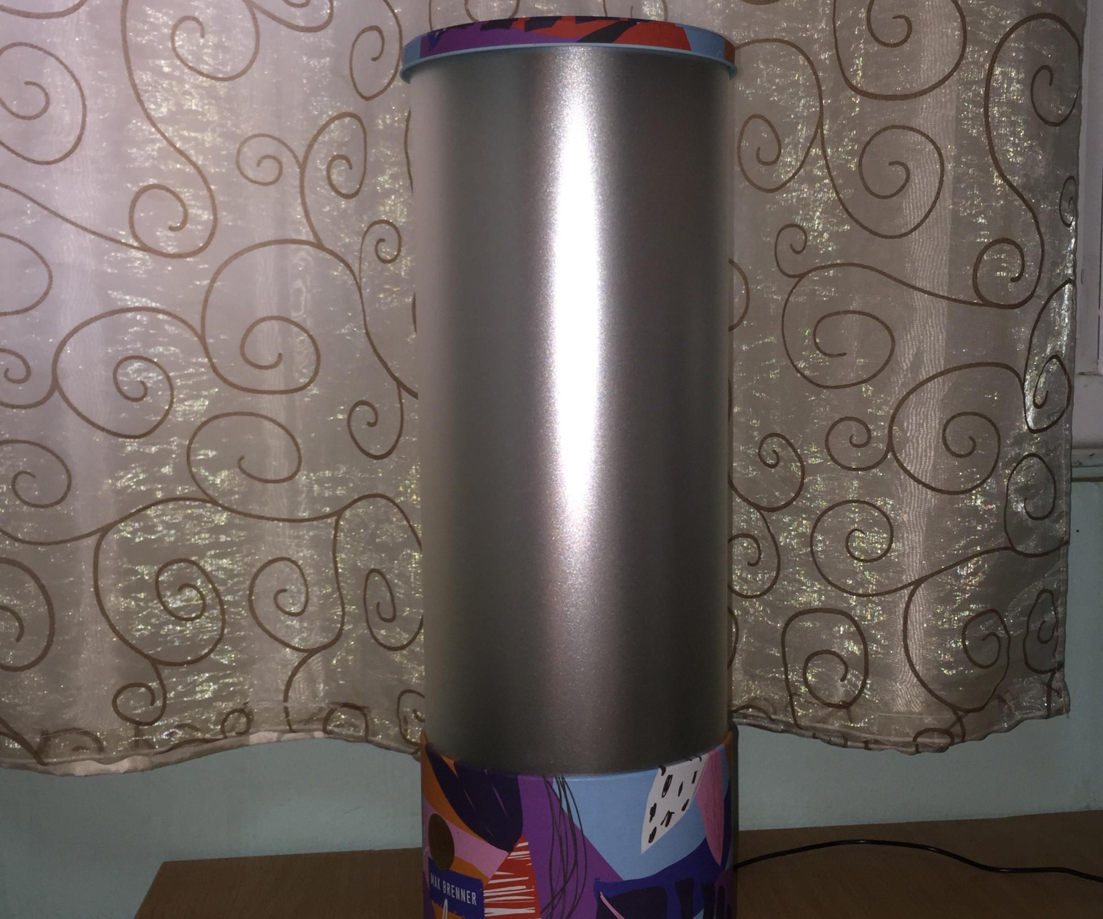 LED Lamp From a Chocolate Box and an Old TV Diffuser