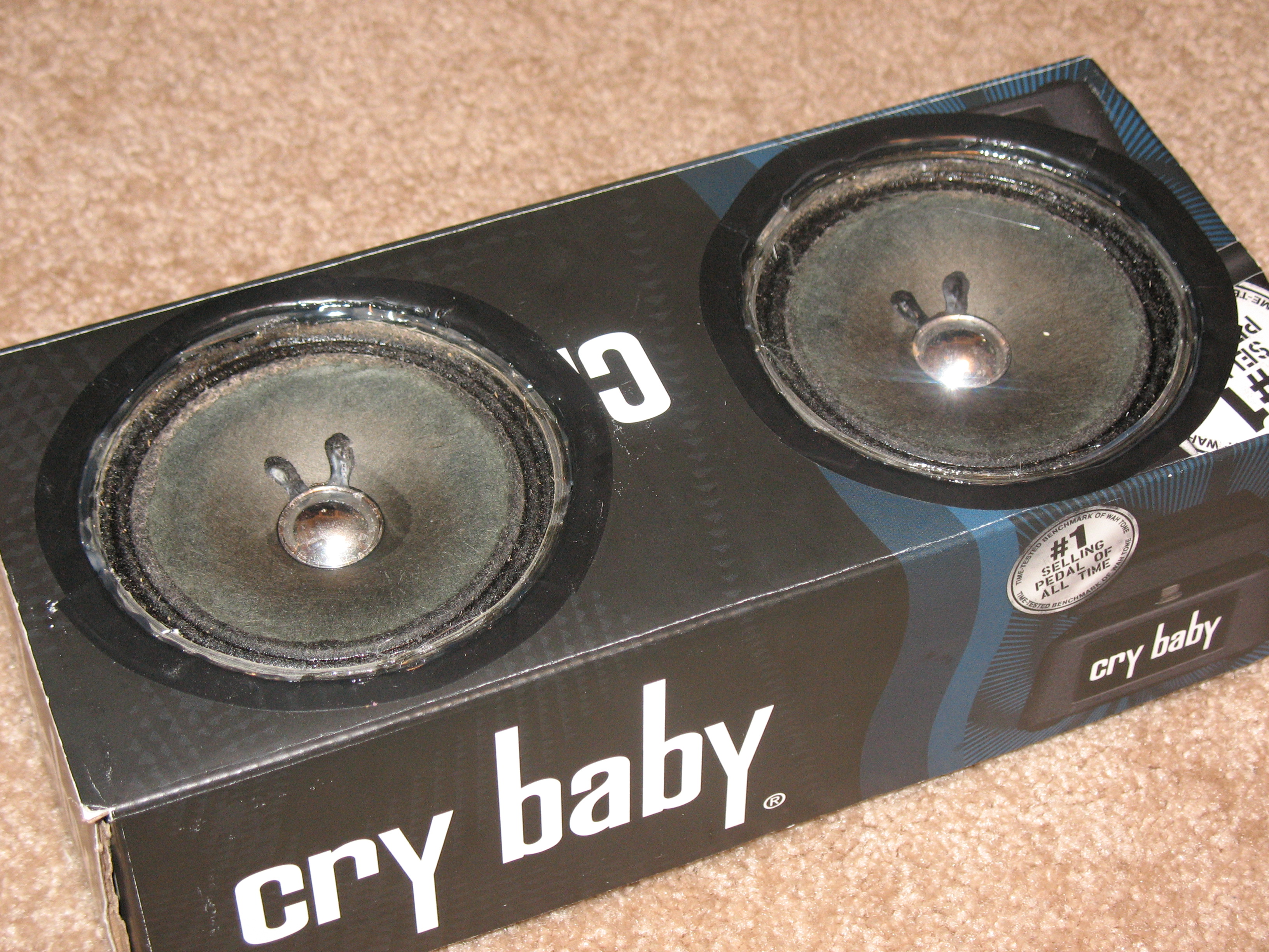 Cardboard Boombox (made for an Mp3 Player or Ipod) 4 Steps