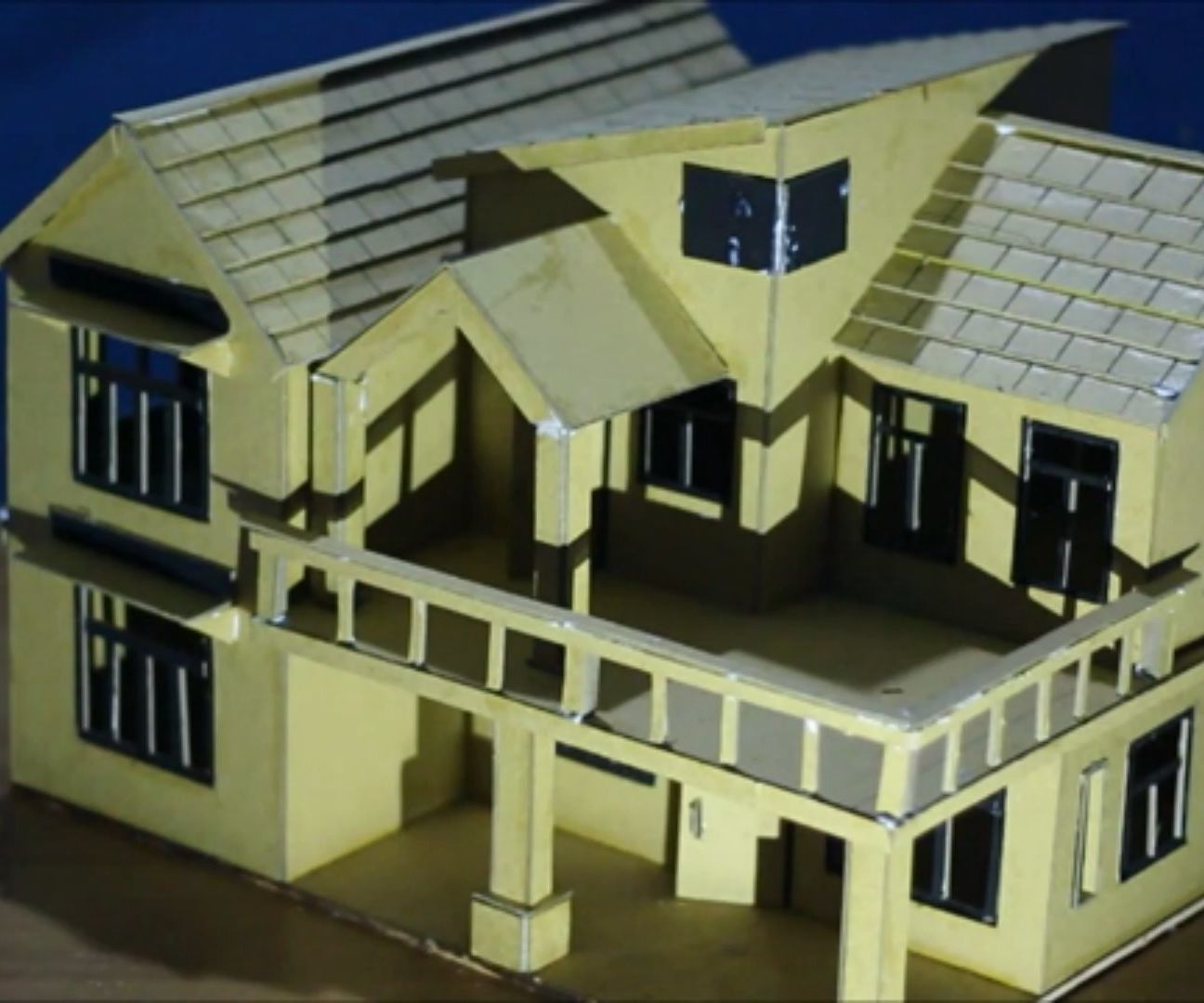 TINY CARDBOARD HOME
