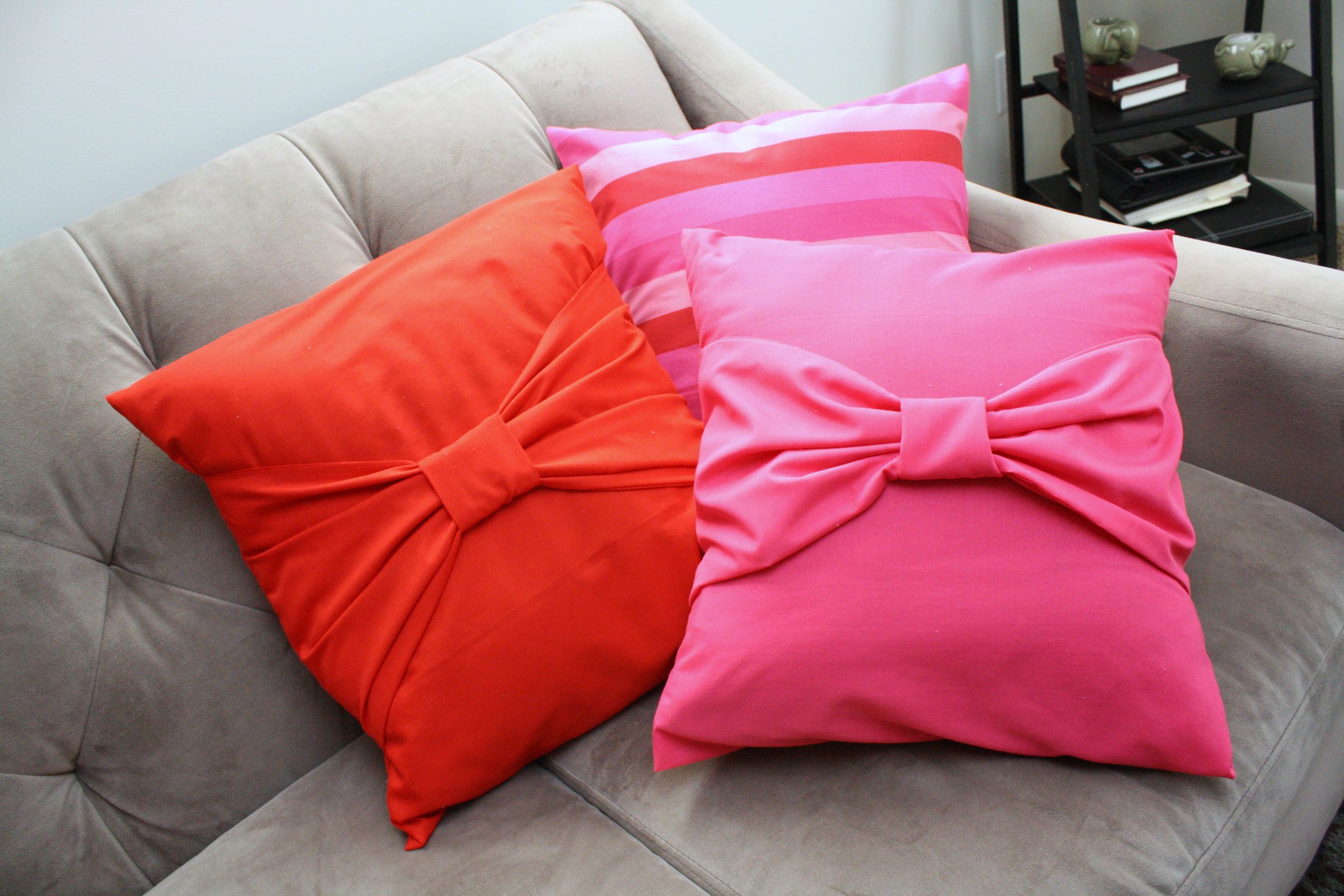 Big Bow Pillow Case Tutorial