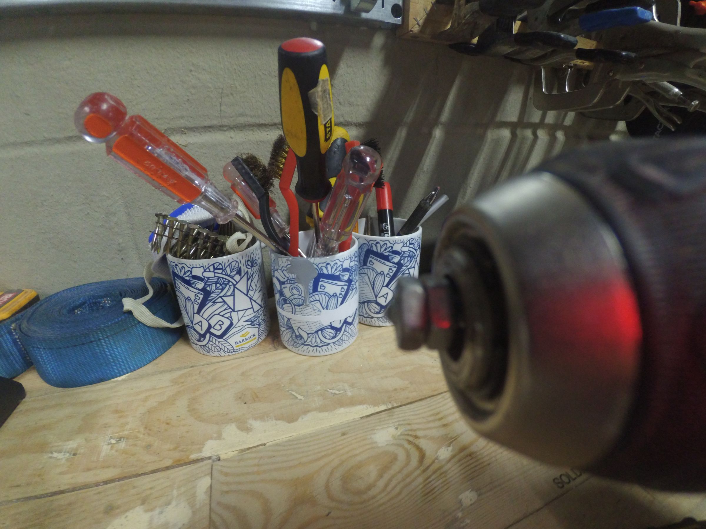 How to Cut Easily a Screw 4 Steps Instructables