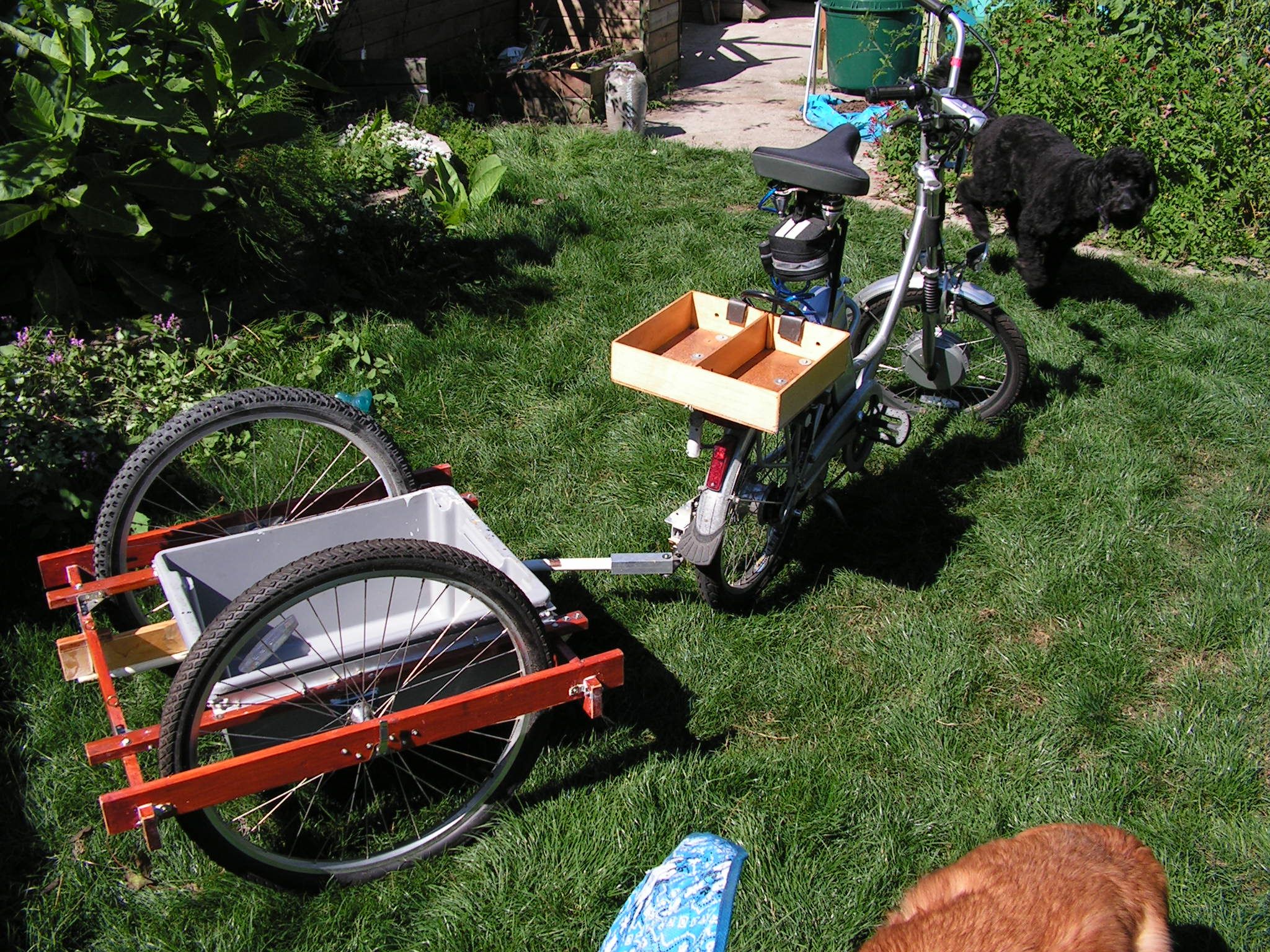 Blistering Barnacles, Another Bicycle Trailer!