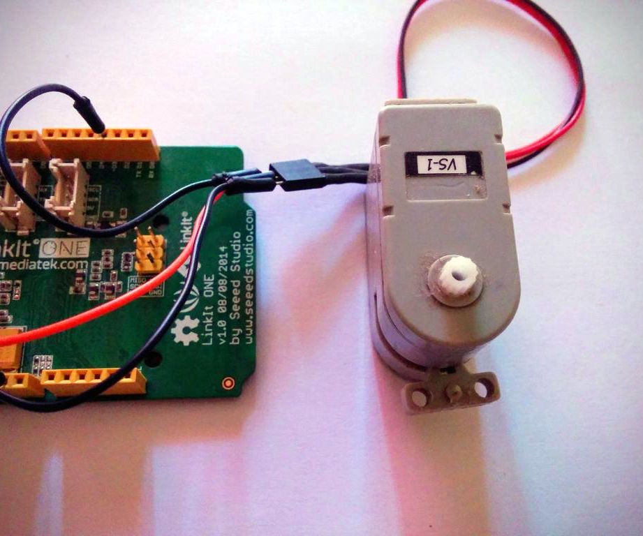 Linkit One Blynk Servo