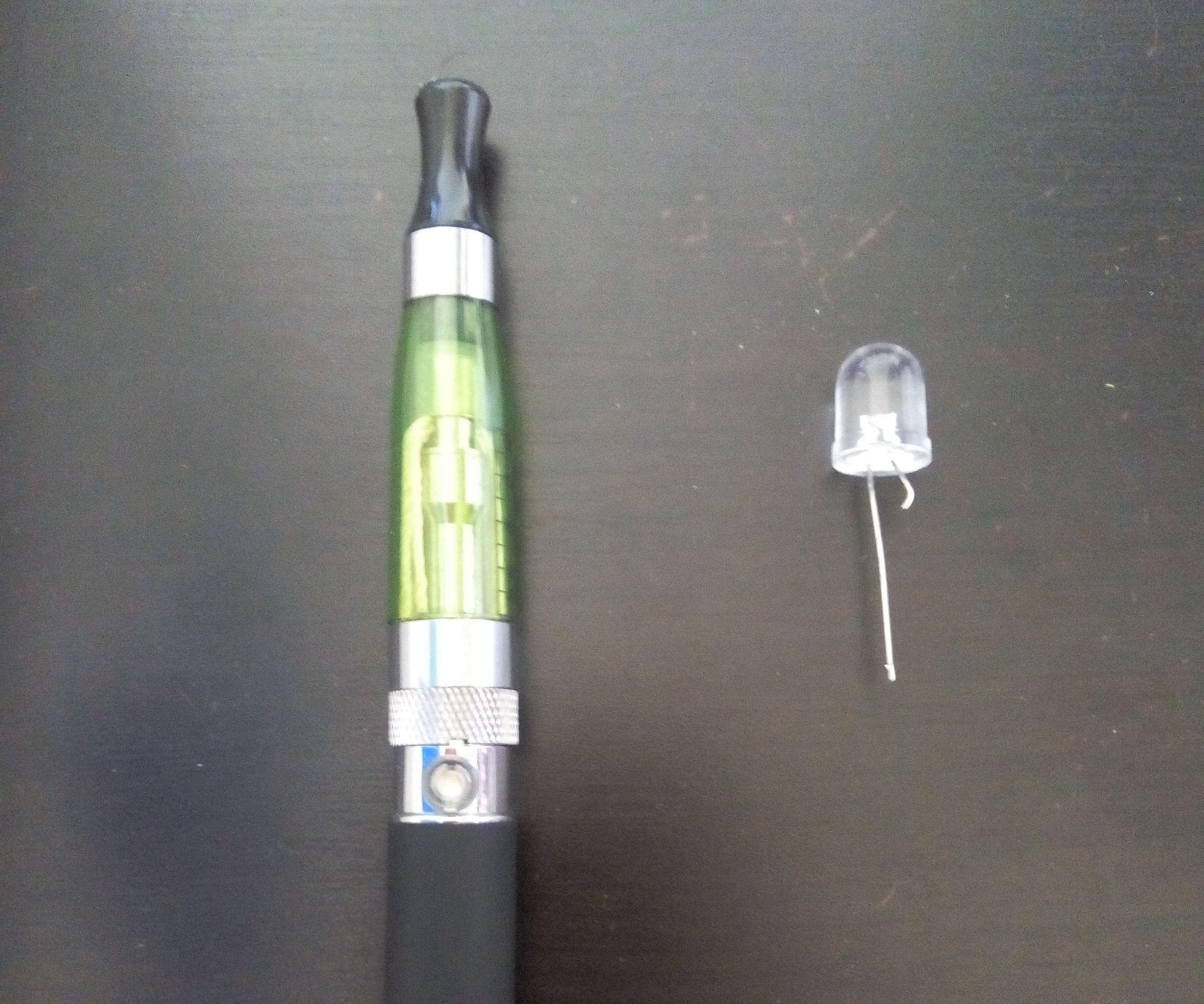 Make a Flashlight With an Old Electronic Cigarette
