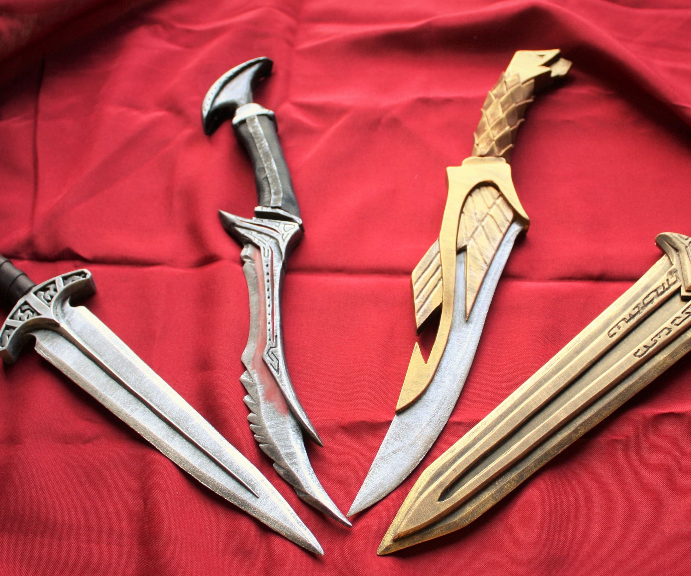How to make Skyrim daggers