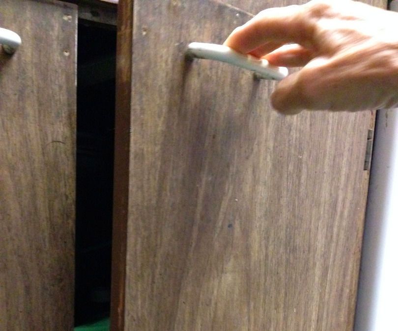 COMPOST BIN LID LIFTER