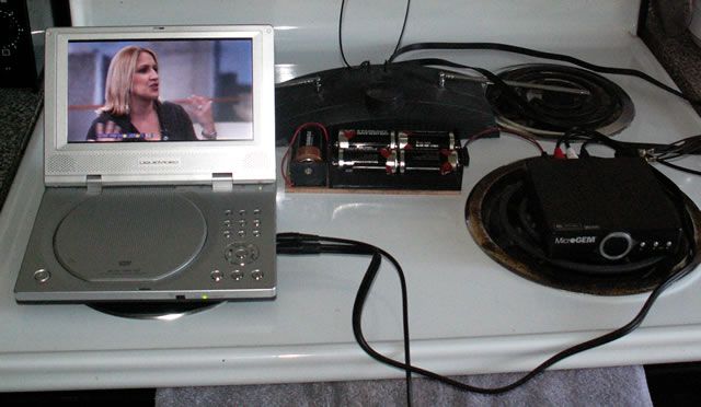 Low-cost Battery-powered Portable Widescreen DTV