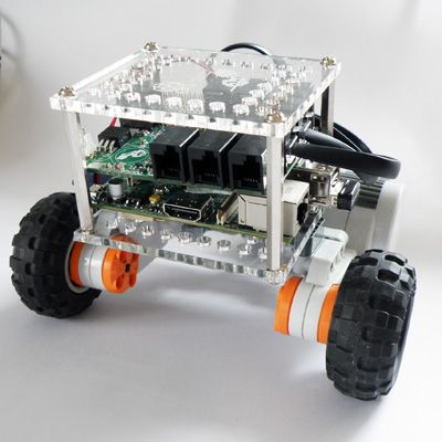 SimpleBot - a Lego Bot With Raspberry Pi at Heart : 3 Steps