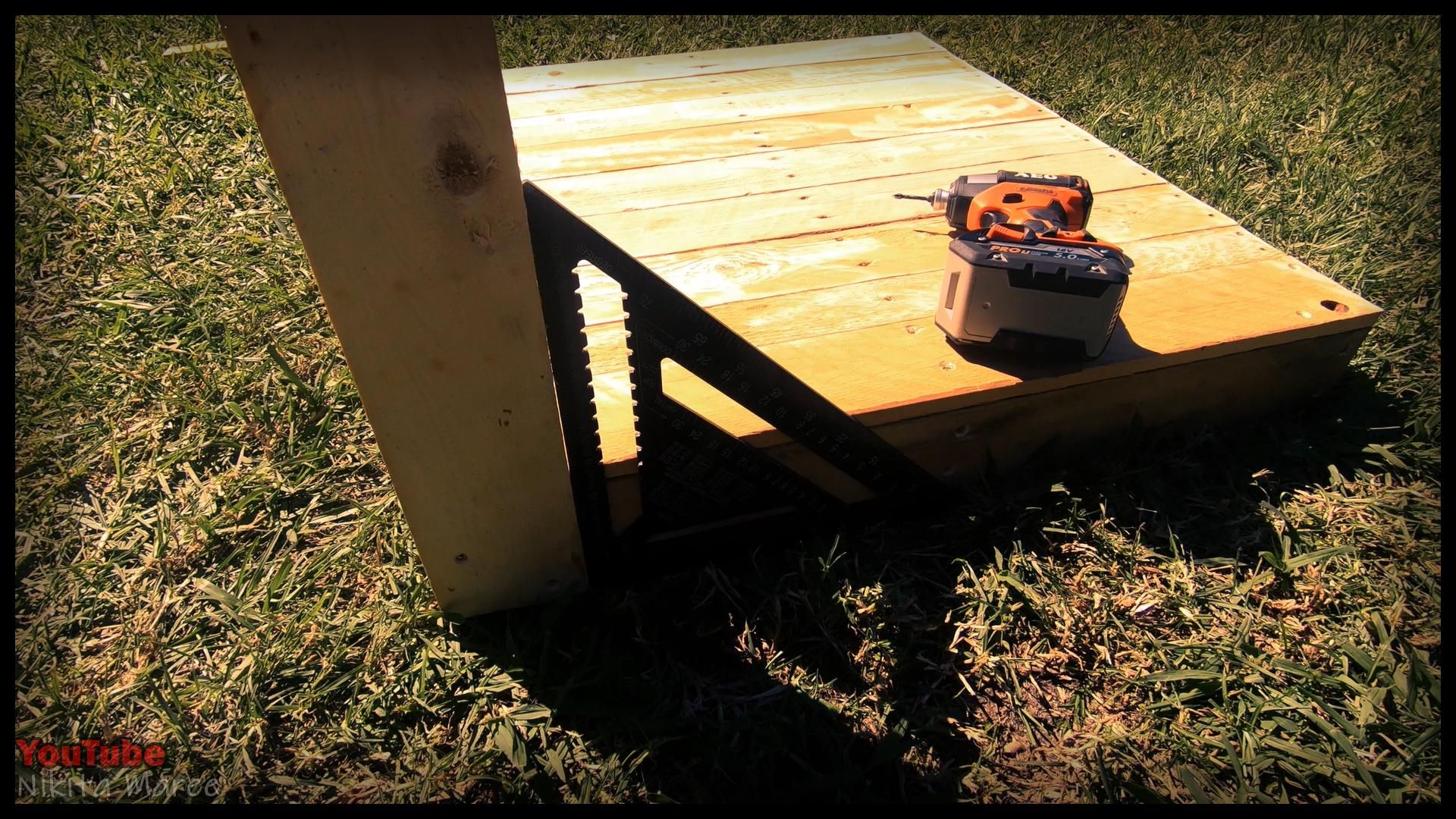 how do you build a dog kennel